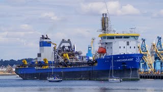 Hopper dredger ANCHORAGE departs the port of ipswich 15722 [upl. by Alemac]