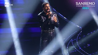 Sanremo 2023  Marco Mengoni canta Due vite [upl. by Dnalevelc]