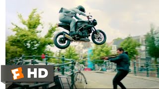 The Hitmans Bodyguard 2017  Construction Site Chase Scene 1012  Movieclips [upl. by Hawley]