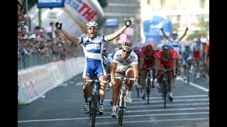 ALESSANDRO PETACCHI FASSA BORTOLO VINCE A LECCE ED E LA PRIMA MAGLIA ROSA DEL GIRO DITALIA 2003 [upl. by Kealey73]