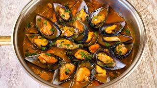 La esposa de un pescador me da la RECETA de los MEJILLONES a la MARINERA marisco [upl. by Omle]