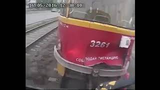 Accident coupling carriages together train accident safety incident video [upl. by Linea]