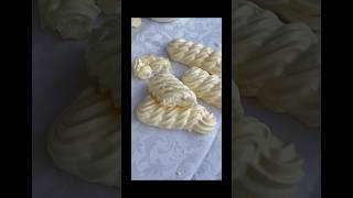 MERINGUES CROQUANTES ET FONDANTES recette shorts food [upl. by Sebastiano304]