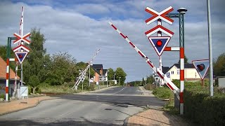 Spoorwegovergang Ringe DK  Railroad crossing  Jernbaneoverskæring [upl. by Sephira]