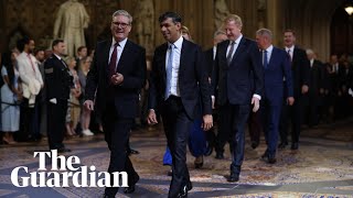 Smiles and chatter as Starmer and Sunak attend Kings speech under Labour [upl. by Urbannal]