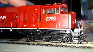 ATHEARN GENESIS 20 SD70ACU REVIEW [upl. by Thorncombe]