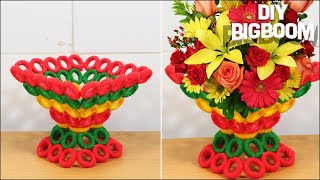 How to make Flower Vase with Newspaper amp Woolen2018 Super Easy DBB [upl. by Terrell]