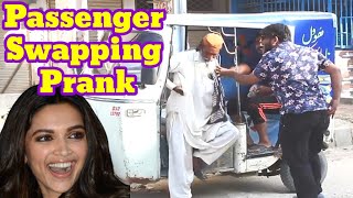 taxi driver prank ।। confused taxi driver 😂  funny video funny prank video [upl. by Claude90]