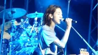 Fancam 120922 Jungshin amp Yonghwa singing Youve Fallen For Me from Heartstrings  CNBLUE In London [upl. by Enyedy16]