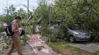 Überschwemmungen in der Schweiz  mehrere Tote nach Erdrutsch im Tessin [upl. by Iclek815]