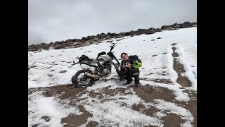 Volcán Cayambe en moto Exprimiendo Scrambler 250 [upl. by Amaerd958]