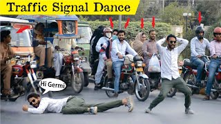 Pushpa srivalli Dance In Public  Traffic Signal Dance  Traffic Dancer AniqCrazyFun [upl. by Sad]