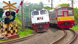 Berbagai Jenis Kereta Api Listrik KRL KA Batubara Terbaru Di Perlintasan JPL 90 Tangsel [upl. by Tatiania]