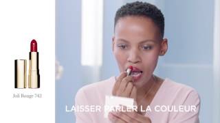 Comment avoir des lèvres glossy avec Mathahle Stofile   Clarins [upl. by Akinehc472]