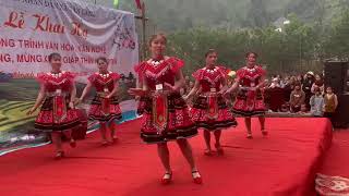 Spring comes to the mountain communal house with a fun dance performance in Suoi Leo village [upl. by Appilihp]