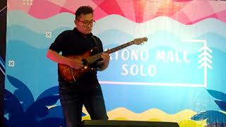 KRISNA WIRATAMA  Live in HARTONO MALL SOLO OKTOBER 2019 [upl. by Nomyar]