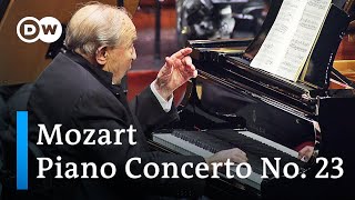 Mozart Piano Concerto No 23  Menahem Pressler Gulbenkian Orchestra amp Leo Hussain [upl. by Heigho335]