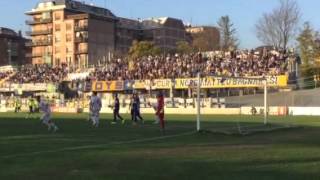 Il tifo Crociato a Carpi per VCastelfrancoParma Calcio 1913 un po di cori per i cugini e la sci [upl. by Sidnal955]