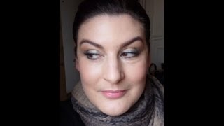 Maquillage ultra simple avec un crayon et un fard [upl. by Antoinette167]