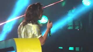 Harry Styles doing Zayns high note Ready To Run [upl. by Mandle]