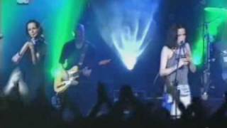 The Corrs  Carraroe Jig Live Madrid  1998 [upl. by Ocinemod]