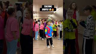 TEACHING SHUFFLE 😎🔥 AMAZING DANCE 😱 [upl. by Yelrah]