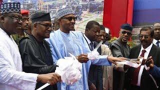 Nigeria  Buhari inaugure la mégaraffinerie Dangote [upl. by Airlee]