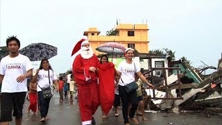 Philippines le Noël des rescapés du typhon à Tacloban [upl. by Lonne]