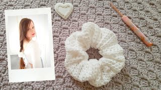 CROCHET EASY SCRUNCHIE  DIY BEGINNER TUTORIAL FOR A FEMININE SCRUNCHIE [upl. by Anayek]