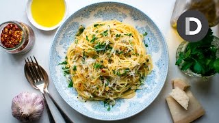 Spaghetti Aglio E Olio 5 Ingredient Pasta Recipe [upl. by Arahsat]