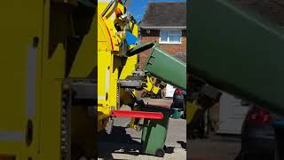 2019 Geesink GPM IV Bin Lorry Collecting Garden Waste In Dacorum garbagetrucks bintruck [upl. by Ilat]