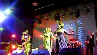 The Flirtations live at Le Beat Bespoke 5 [upl. by Menard]