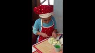 como hacer un postre de manzana receta para niños por una niña [upl. by Aidile]