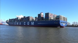 CMA CGM ZHENG HE in Hamburg  Vorbeifahrt mit Hafenfähre [upl. by Nibas]