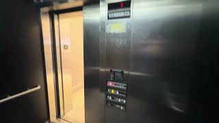 ThyssenKrupp Impulse Hydraulic ElevatorLift  Forever 21 Alderwood Mall Lynnwood WA [upl. by Barnaba]