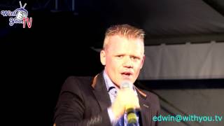 Zanger Frederic​  Hou me vast live Vosseslag feesten 2017 [upl. by Etnomal]