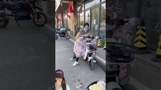 ROBOT JUAL ES KRIM SUSU GRATIS HANYA PERLU ⁉️shorts funny dubbing [upl. by Benji130]