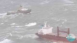 Bulk Carrier Abandoned Collides With Tanker Platforms and Towed by Tug in Bad Weather [upl. by Reinaldo]