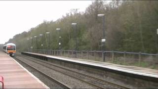 A Chiltern Class 165 passes through Denham Golf Club heading north [upl. by Dougie278]