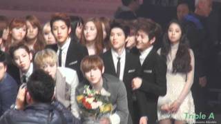 111230 FANCAM Woohyun throw heart  Other Artist  Encore KBS Gayo Daechukjae [upl. by Conrado]