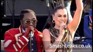 WillIAm amp Jessie J Jubilee Concert Performance [upl. by Oruntha431]