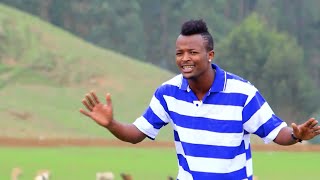 Fasika Niguse  Liyu Milikitua ልዩ ምልክቷ  New Ethiopian Traditional Music 2015 Official Video [upl. by Zak346]