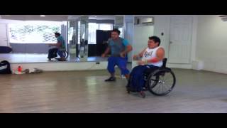 Zumba Chile en silla de ruedas Cesar y Grillo [upl. by Alf]