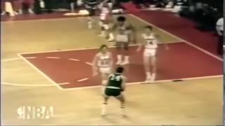 Oscar Robertson  quick pass to McGlocklin [upl. by Ynobe]