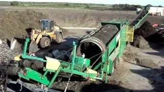 McCloskey 621 with Vacuum and Destoner Trommel Screen Screener Screening  Recycling [upl. by Stag]