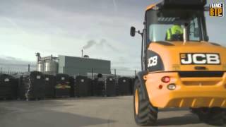 Chargeuse JCB TM220  stabilité dans la gamme [upl. by Willet886]