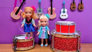 Backstage  Elsa amp Anna are playing musical instruments  Barbie dolls [upl. by Editha]