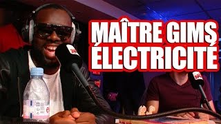 Maitre Gims joue avec un fan et de l’électricité [upl. by Kerwinn969]