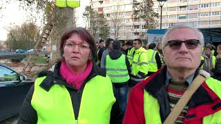 🔥 1ères réactions de Gilets Jaunes suite au moratoire [upl. by Uhp993]