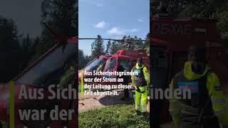 Spezialhubschrauber bei Arbeiten an Hochspannungsleitung im Einsatz [upl. by Eikciv]